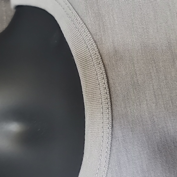 Nike Mens Large Track and Field Grey Cityscape Skyline Tshirt - Picture 5 of 6